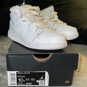 Toddler Jordan 1 Mid, white. Size 10c